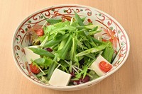 京野菜となめらかな絹豆腐を山葵ドレッシングでお召し上がりください。