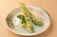 ほど良い苦みと甘みのある万願寺唐辛子を天婦羅にしました。