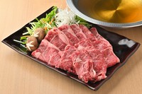 しっとりと甘みのある国産牛の旨味を堪能できます。食べ方はお好みでお選びください。