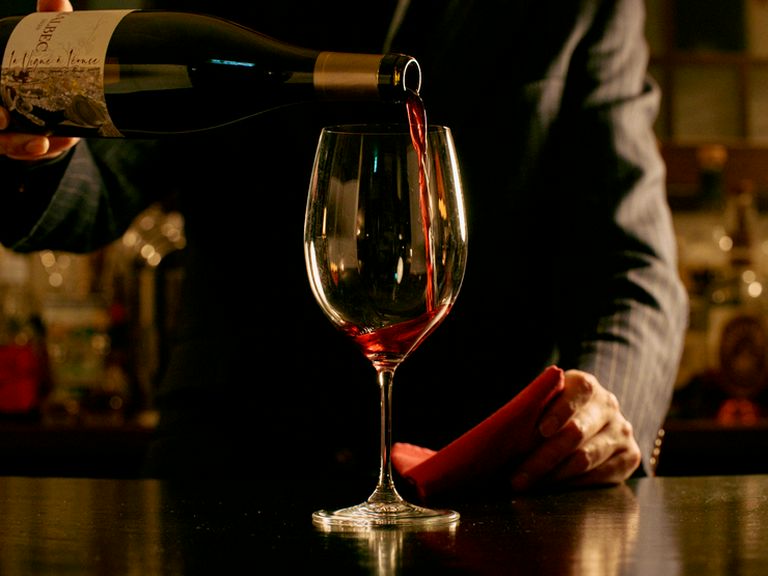 牛鍋と好相性の「赤ワイン」など、通常メニューのお飲み物も承ります