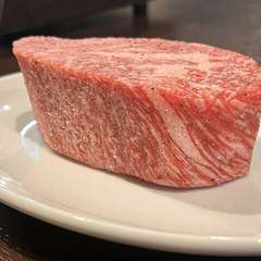 黒毛和牛の塊肉450gと圧巻の迫力！分厚い和牛の頂上目指して登山開始『富士ロック　頂上』