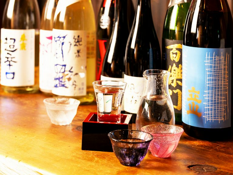 駅チカの居酒屋。シーン問わず利用可能な店内で美味を満喫