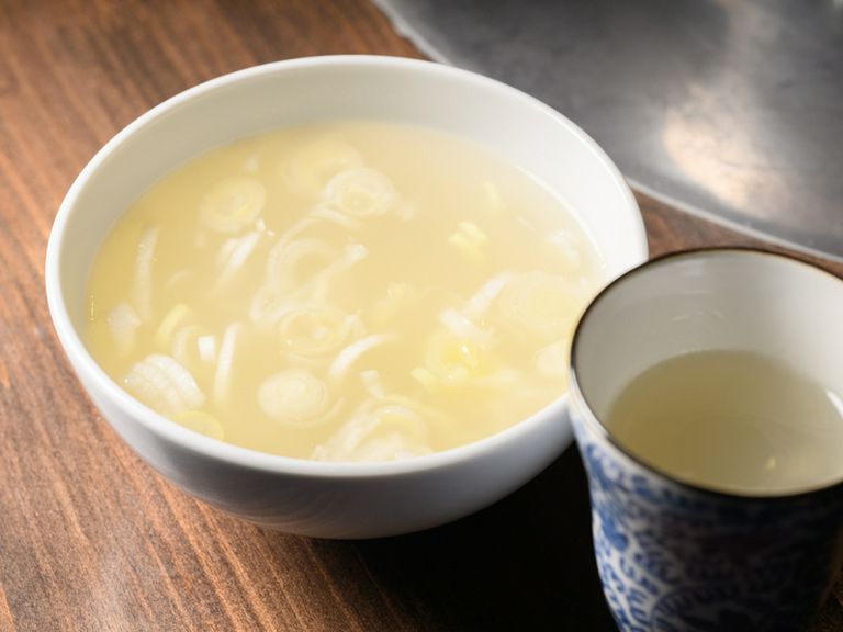 食事のはじまりに。あっさりして味わい深いこだわりの『ラムスープ』