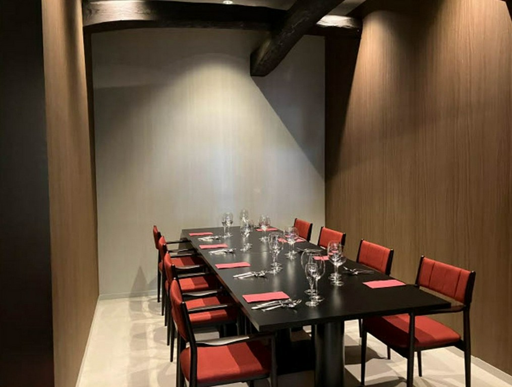 パーティーや接待にオススメ。プライベートな雰囲気の個室