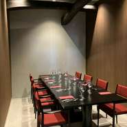 パーティーや接待にオススメ。プライベートな雰囲気の個室