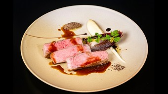 マデラ酒を使ったソースと相性がとても良い逸品『熊本県産あか牛のロースト マデラソース』