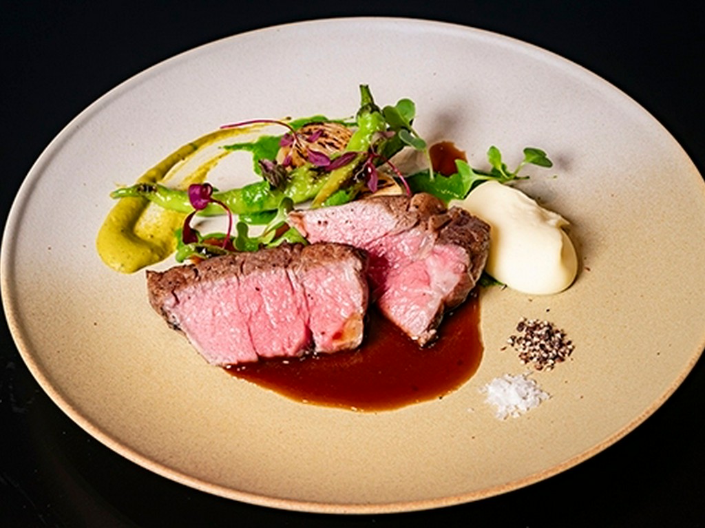 至福の瞬間を『熊本黒毛和牛ヒレ肉のロースト　トリュフソース』