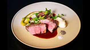 至福の瞬間を『熊本黒毛和牛ヒレ肉のロースト　トリュフソース』