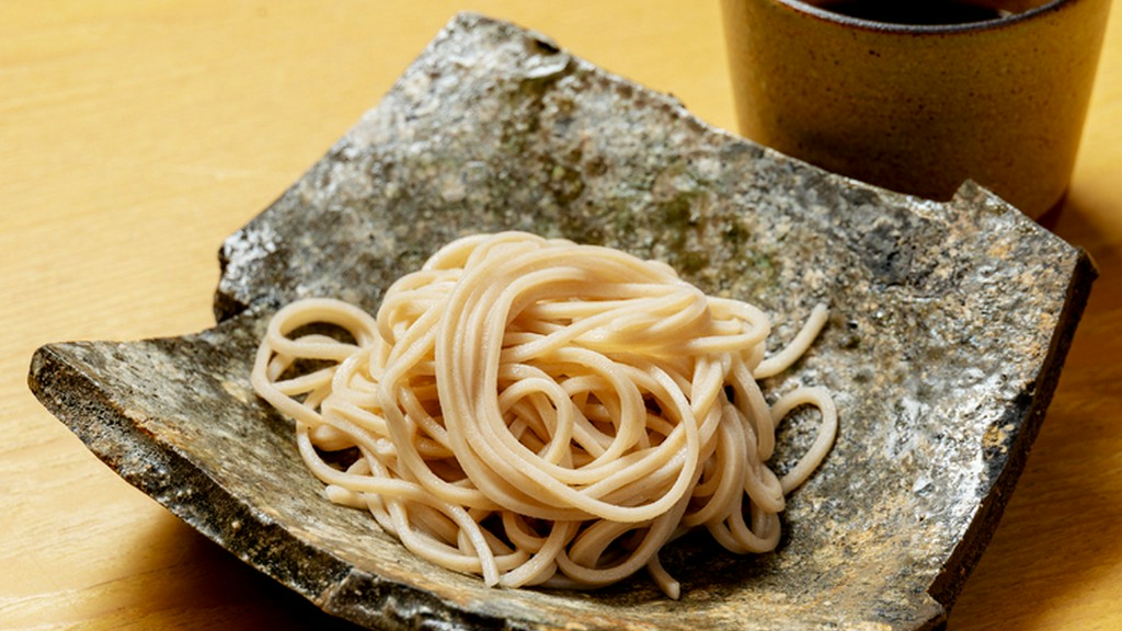 香り高く、喉をすべる。職人仕立ての本格的な『盛りそば』