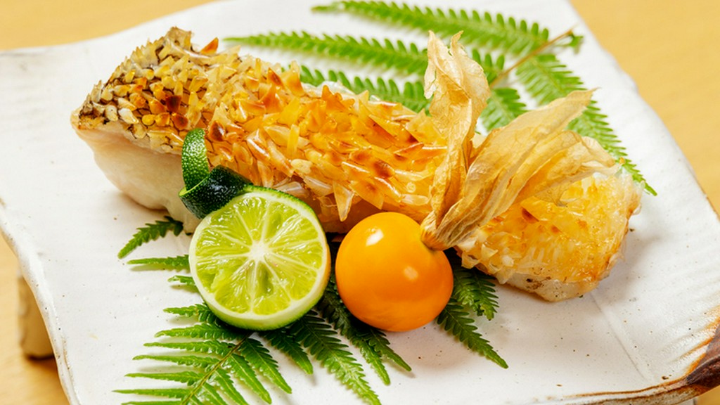 香ばしさと食感の妙技、うろこまでおいしい『甘鯛うろこ焼き』
