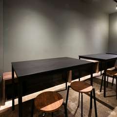 のびのび過ごせるテーブル。友人・家族とシェアできるメニューも