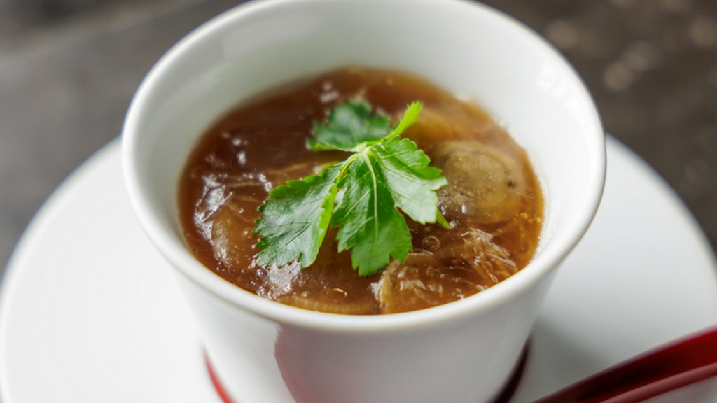 和と洋が融合した至福の一皿『フォアグラのロワイヤル』