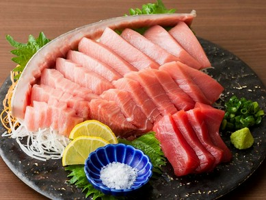 本マグロの腹身 断面刺し