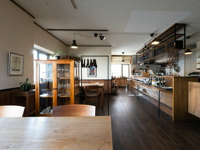 ささやかな贅沢を与えてくれる全8席の空間