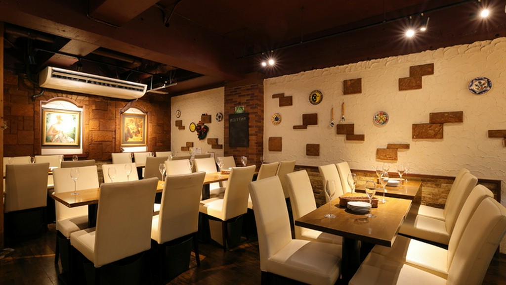 地中海をイメージ。間接照明が、ゆったりとした時間を演出