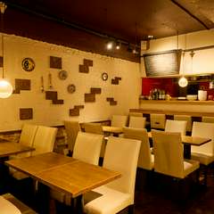 地中海をイメージ。間接照明が、ゆったりとした時間を演出