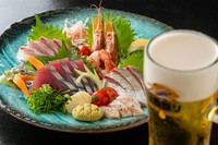 魚種の内容はその日その日で変わります。
1000円～1500円ぐらいでお出ししております。