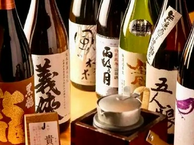 個室居酒屋で酒宴。全国の希少な銘酒・日本酒が常時20種類以上