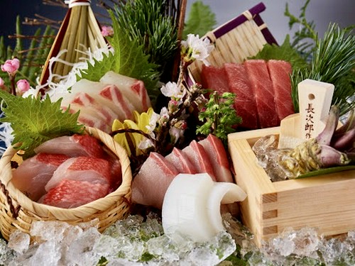 おいしい食べ比べを楽しめる。一皿『お刺身盛り合わせ』