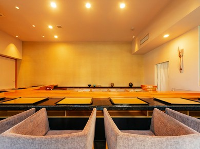 二人だけの特別な時間を演出する、洗練された大人の隠れ家