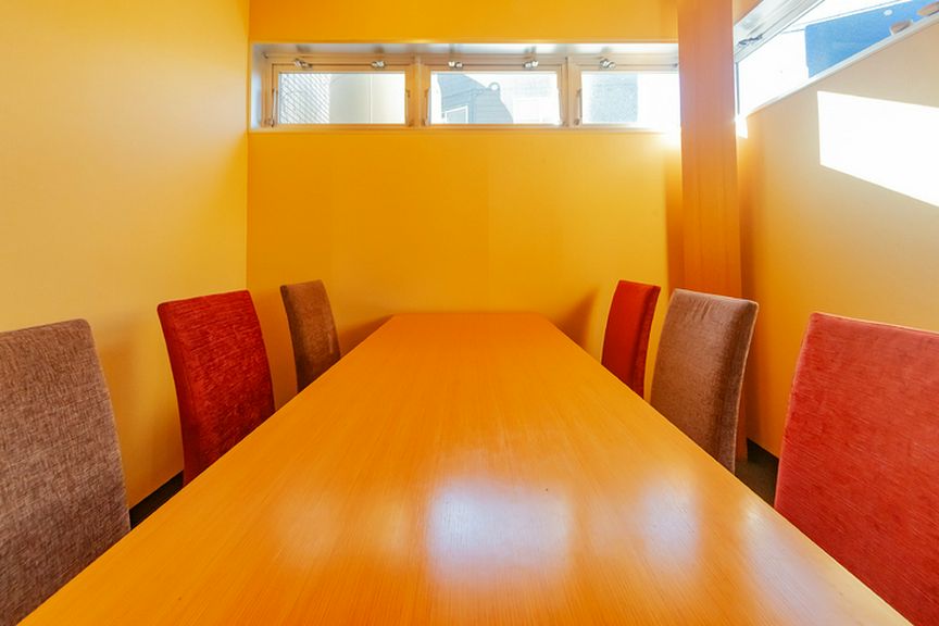 目利きの舌を唸らせる、小樽の旬を極めた至高の海鮮丼でもてなす