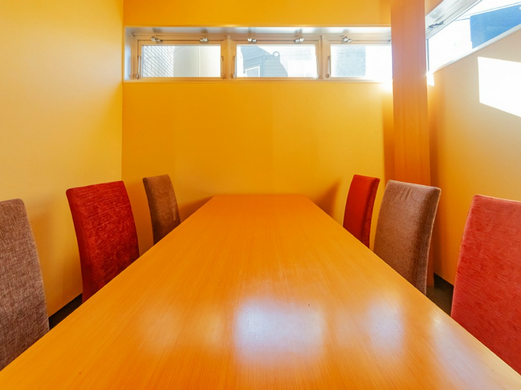 目利きの舌を唸らせる、小樽の旬を極めた至高の海鮮丼でもてなす