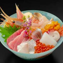 新鮮な北海道の海の幸が詰まった『真海特選海宝丼：翡翠』小樽の名店「群来膳」進藤勝利氏監修