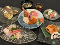 小樽の新鮮な海の恵みをふんだんに使った、目にも美しいお料理の数々をご用意しております。