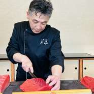 それは、私たち【小樽海鮮　真海】の変わらぬ想いです。 笑顔でお客様をお迎えし、きめ細やかなサービスを心がけるとともに、常に清潔で快適な空間をご提供できるよう努めております。