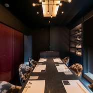 ビジネスシーンでの大切な方への“おもてなし”。【肉匠八】では、上質の和モダン空間が用意されています。日本の美しさを尽くした会食は、国内はもとより、海外からのゲストにも最適です。