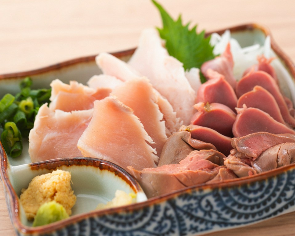 【鮮度が命】厳選した良質な鶏刺し(肉刺し)