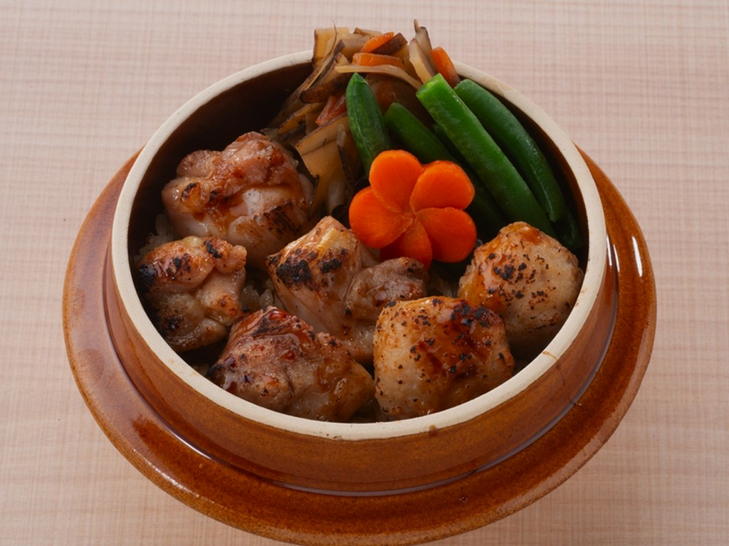 炭火焼き鶏釜めし