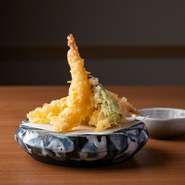 気の置けない友人と、ゆっくり食事を楽しめます。おいしい料理と居心地の良さが、笑顔を誘う大人の女子会にぴったり。慌ただしさを忘れて、思い出に残る女子会となるでしょう。