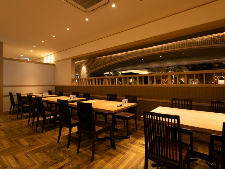 デートで静かにいただく会席料理が、かけがえのない時間を紡ぐ