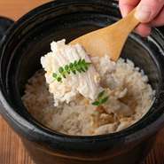 土鍋でふっくら炊き上げた『鯛御飯』で〆るコースが、多くの方に選ばれています。炊き立てを食べられるのはもちろん、お腹一杯のときには持ち帰りも可能です。大切な時間の余韻とともに、自宅でも楽しめます。