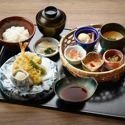 季節を愉しむ旬菜御膳