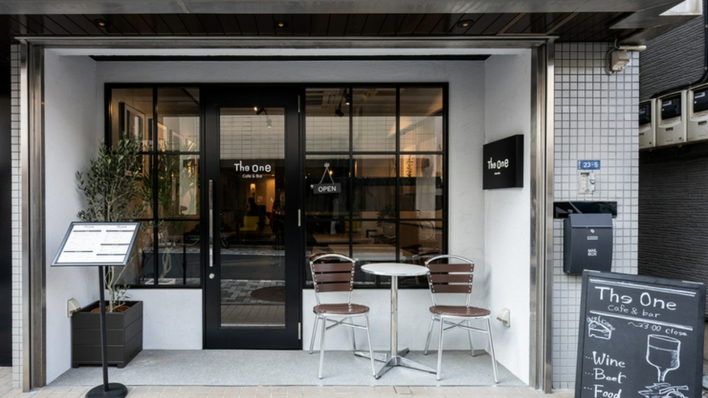 行き交う日常の裏側に、センス良きダイニングカフェ＆バーあり