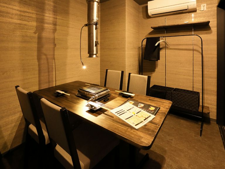 個室完備でアットホームな雰囲気、厳選した肉を楽しめる焼肉店