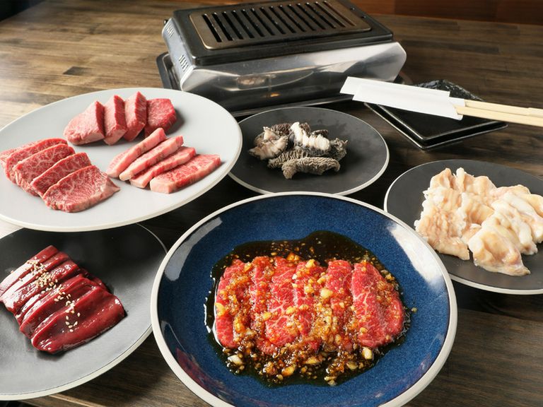 希少部位×特製タレ。とろける赤身の旨みがくせになる『名物 金蘭苑ロース』