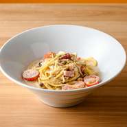 【レストレストレスト】時代から人気の“贅沢パスタ”シリーズより、オススメの逸品。日本の松茸とも呼ばれる、高級キノコポルチーニをふんだんに使用した、香り豊かな濃厚クリームソースパスタです。