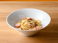 【レストレストレスト】時代から人気の“贅沢パスタ”シリーズより、オススメの逸品。日本の松茸とも呼ばれる、高級キノコポルチーニをふんだんに使用した、香り豊かな濃厚クリームソースパスタです。