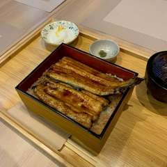 国産の鰻を、一尾一尾丁寧に焼き上げた『国産うな重（特上）肝吸い付き』
