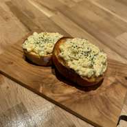 自家製タルタルをのっけるだけの簡単ですが、本当に美味しいので召し上がって見て下さい