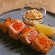 北海道標津産の鮭を仕入れ、フライにしました！自家製のタルタルソースを付けて召し上がってください。口の中で広がる鮭の旨味を楽しんでください！