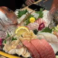 お祝い事や宴会などにピッタリ！！
ド迫力の舟盛り
味よき
見た目よきの1品になります。