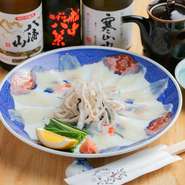 カジュアルでありながらも、食材の質には一切の妥協なし。メイン食材であるとらふぐは、良質な魚が多く水揚げされる、玄界灘の天然モノを使用しています。