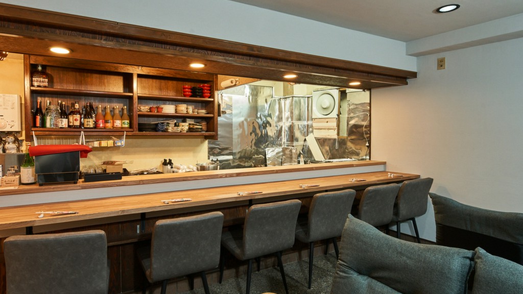 和気あいあいとした中、二人の会話が自然に盛り上がる