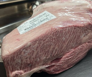ブロックで仕入れた「和牛の肩ロース」に可能性を見出す