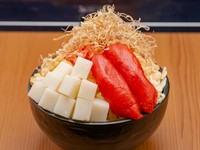 せせり焼き・チーズインとんぺい焼き・選べるもんじゃ焼きなどを、レモンサワーと共に楽しめるプラン