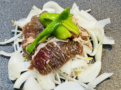 友人たちとのシェアも楽しい、ジンギスカン・ラムしゃぶ